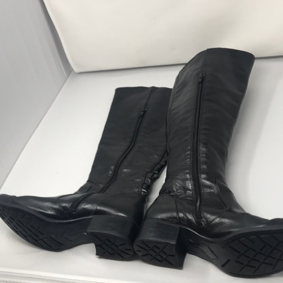 Borne Crown Roxy Tall Distressed Boots - Picture 4 of 8